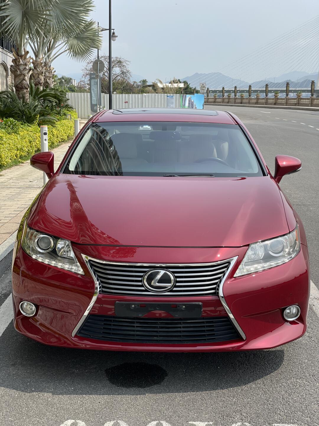 13年1月 凌志es250 精英版 行驶10万公里