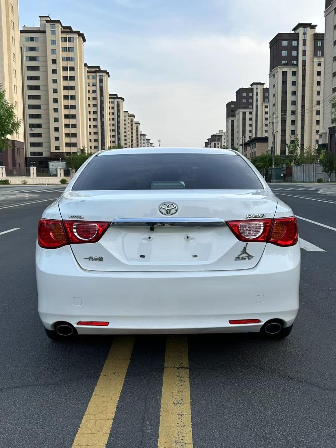 丰田reizv6图片