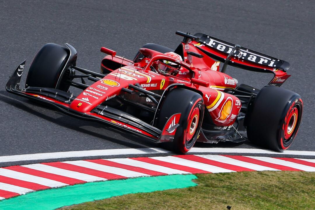 2018款 布加迪 chiron,全绿色碳纤维饰面,散发威严的气息,体现布加迪