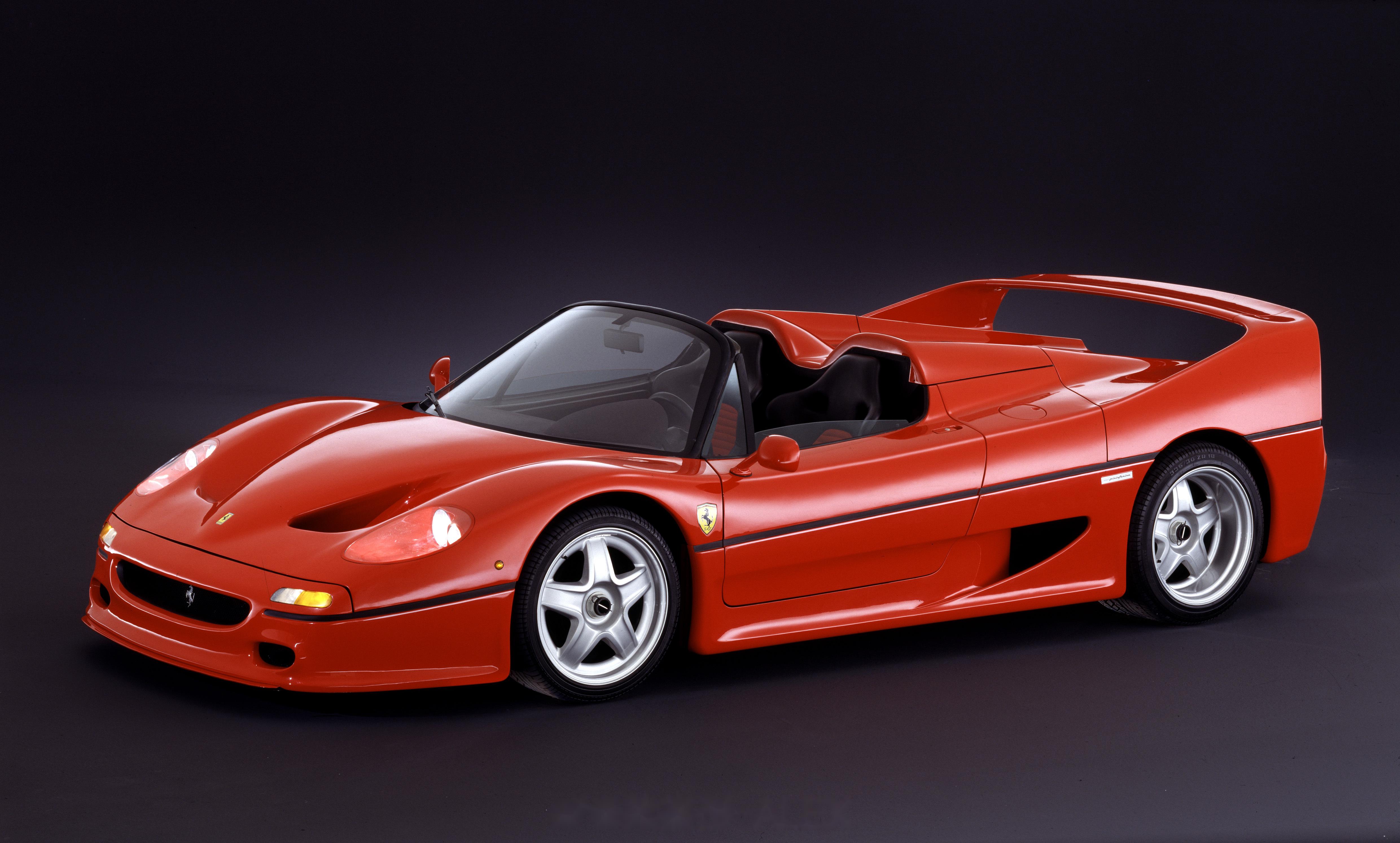 法拉利历代旗舰车型,每一代的设计都绝对引领了未来十年的超级跑车