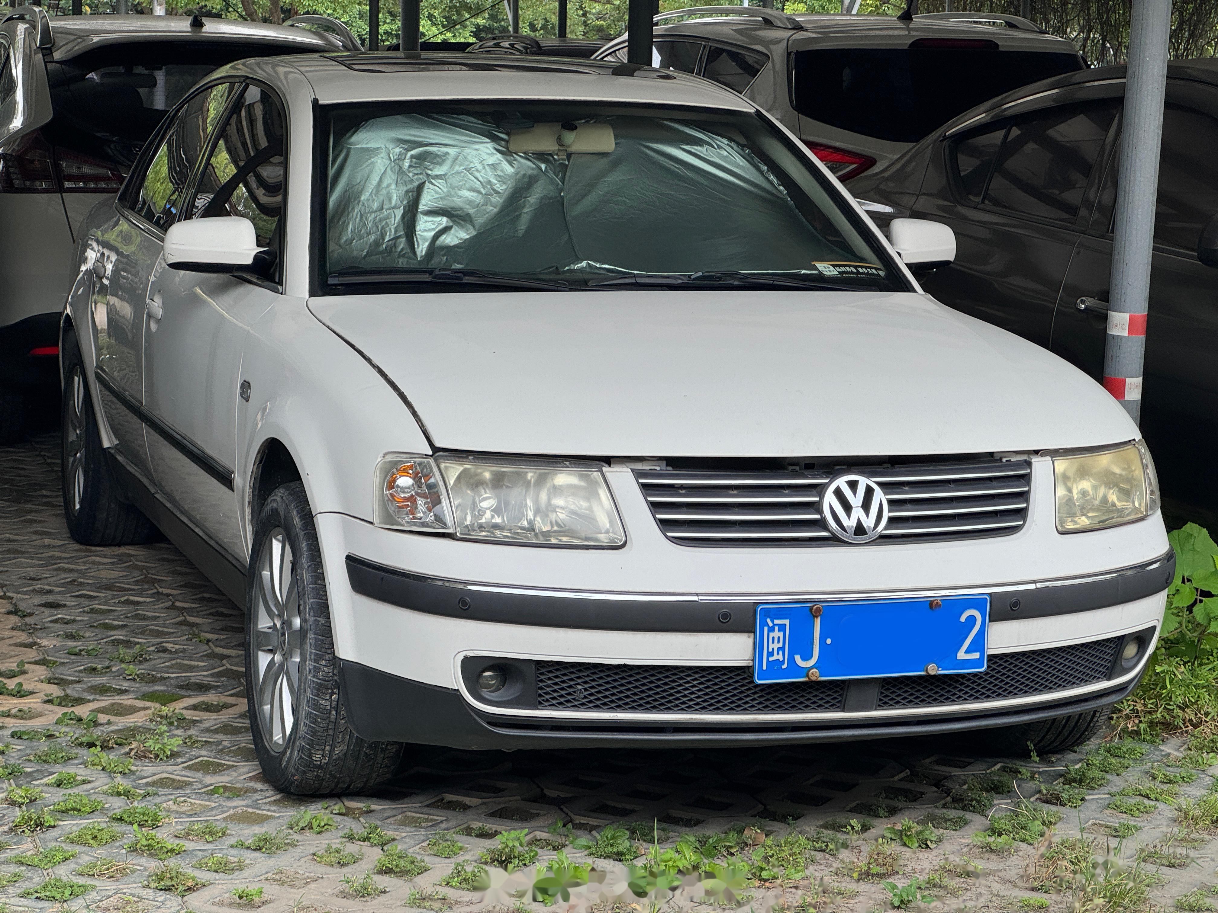 好久不见的帕萨特b5,千禧年一代圆润即尊的车型代表,至今看起来还是