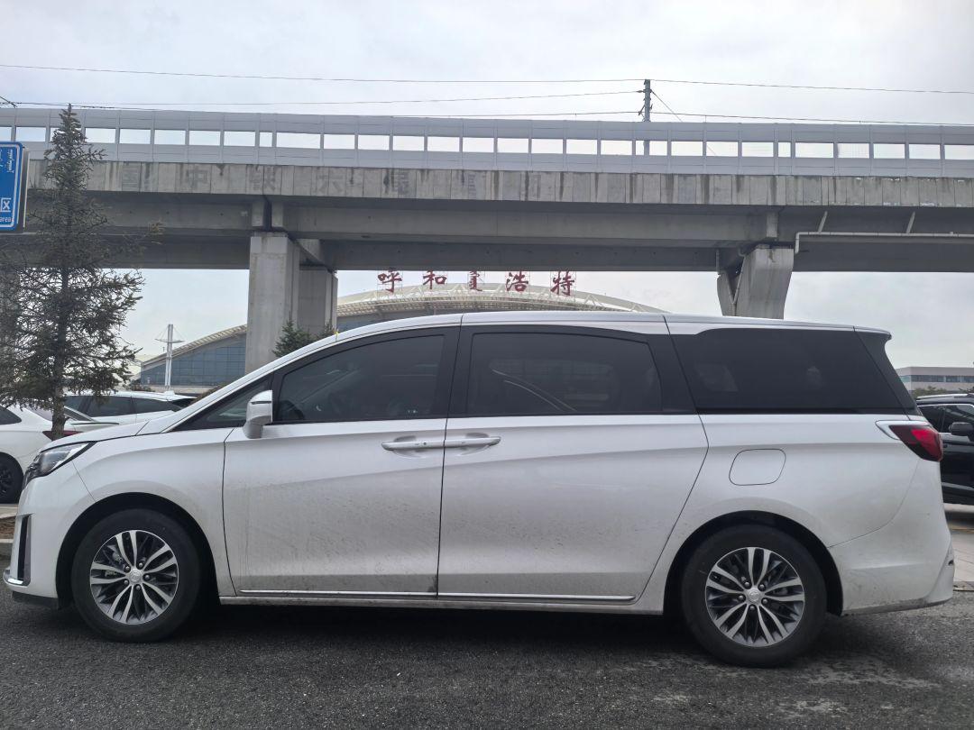 内蒙古自驾 车型:别克gl8(mpv商务)七座 排量:2.0自动挡 租车:370