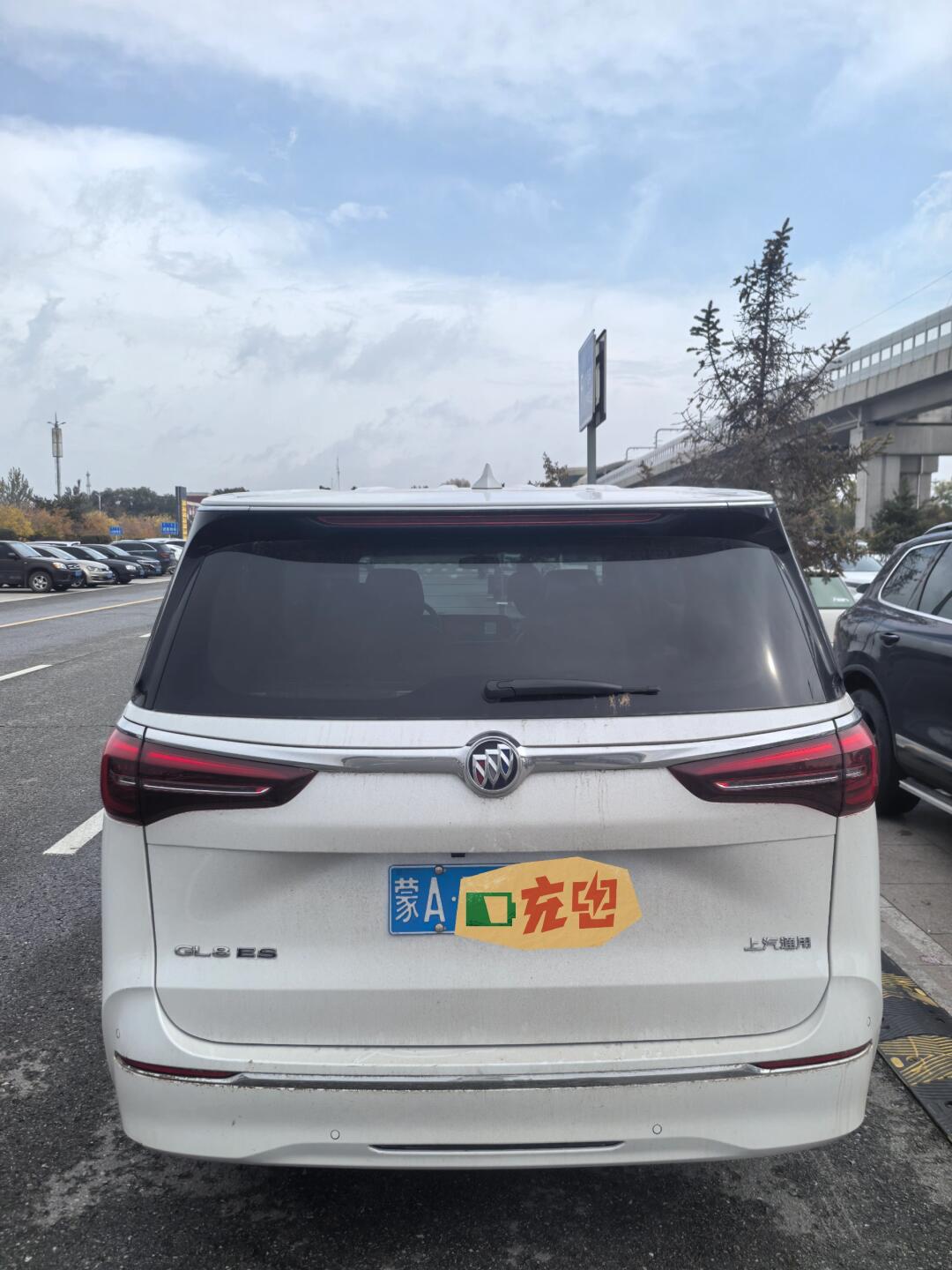 内蒙古自驾 车型:别克gl8(mpv商务)七座 排量:2.0自动挡 租车:370