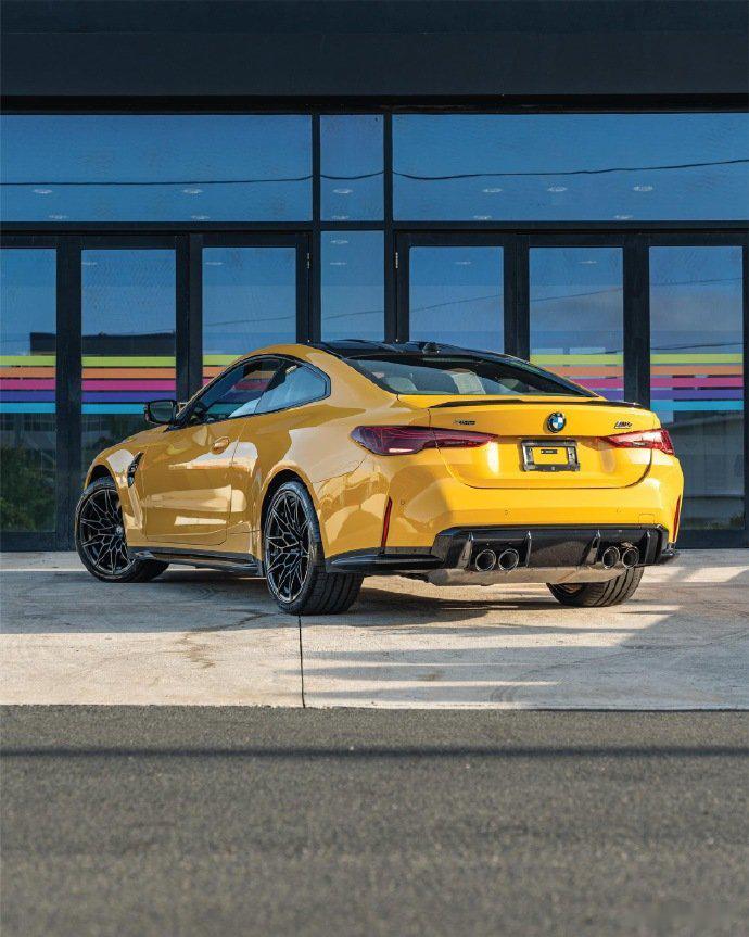 这颜值绝了 竞速黄 宝马m4雷霆版