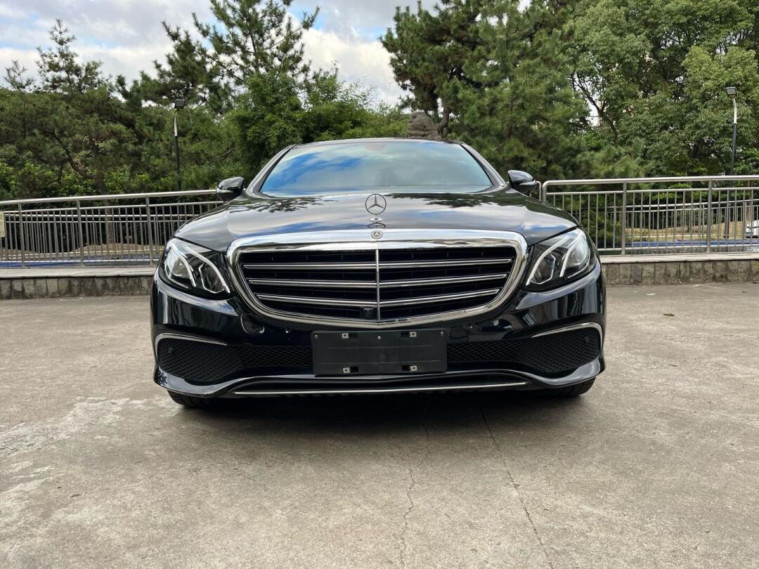 奔驰e级 2020款 奔驰e300l 改款 运动时尚型 2020年01月 首次上