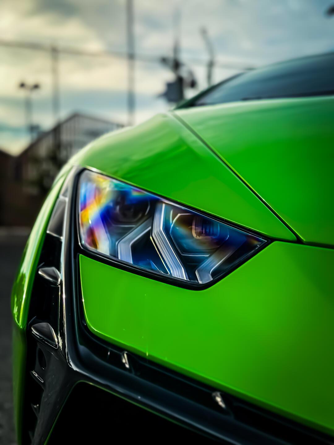 炫酷绿跑车 开走天际 兰博基尼