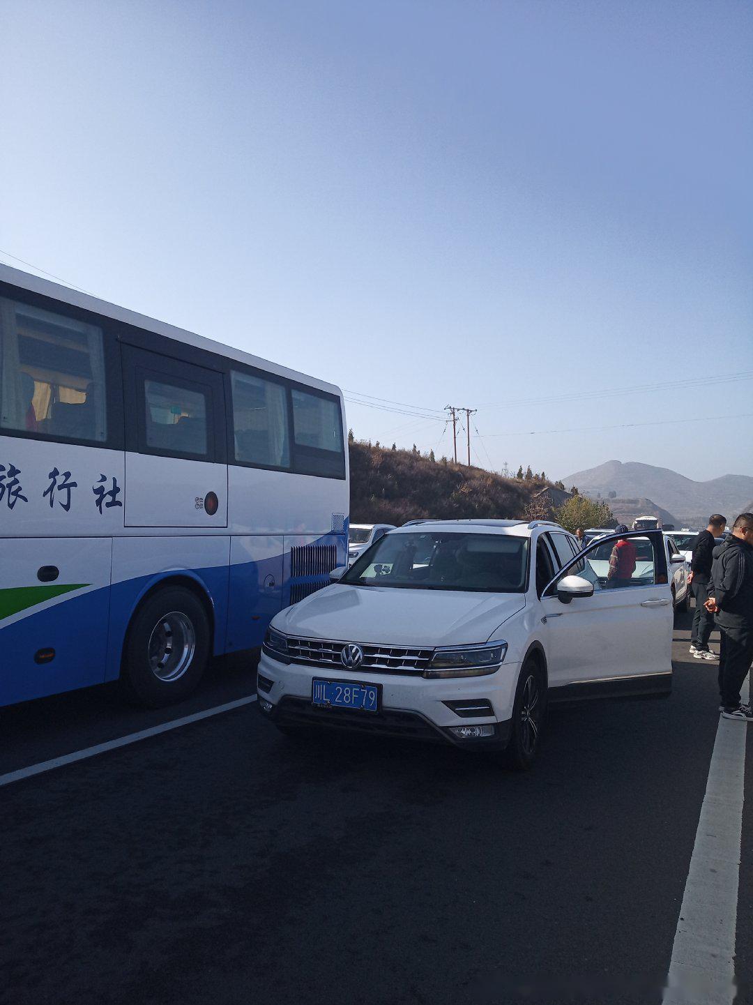 11月2日 旅游大巴早上7点30分钟,从山西阳泉市