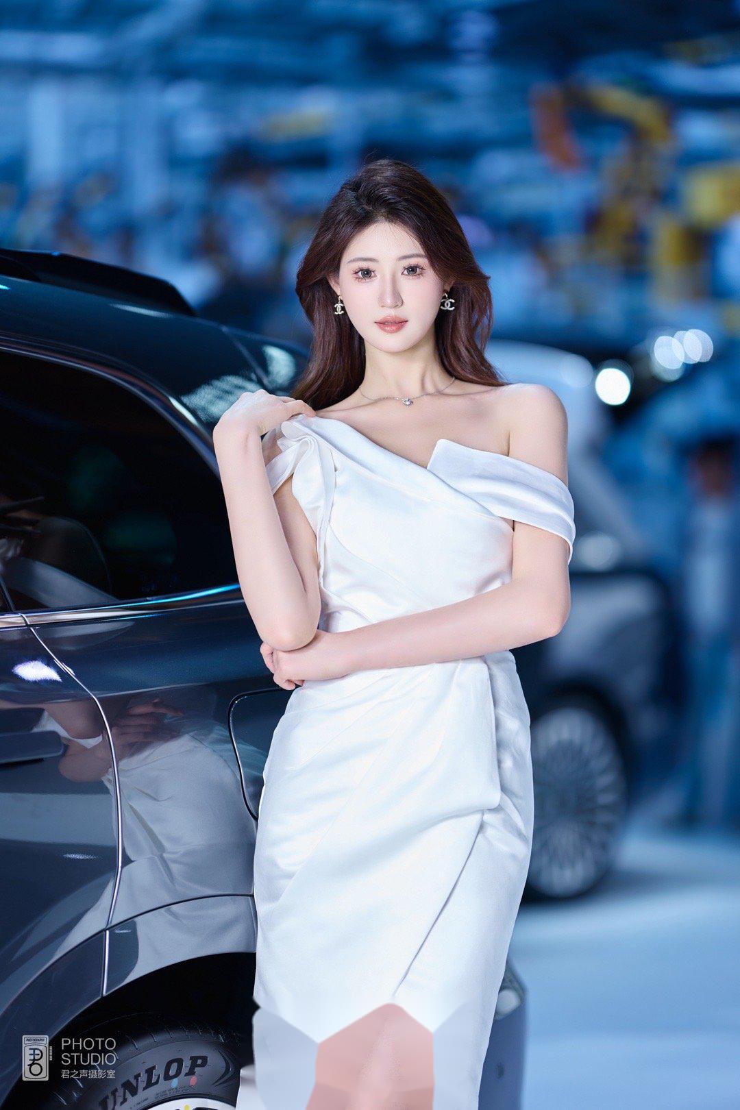 2024广州国际车展 模特:夏虫虫 摄影:_汽车杂谈社区_易车社区