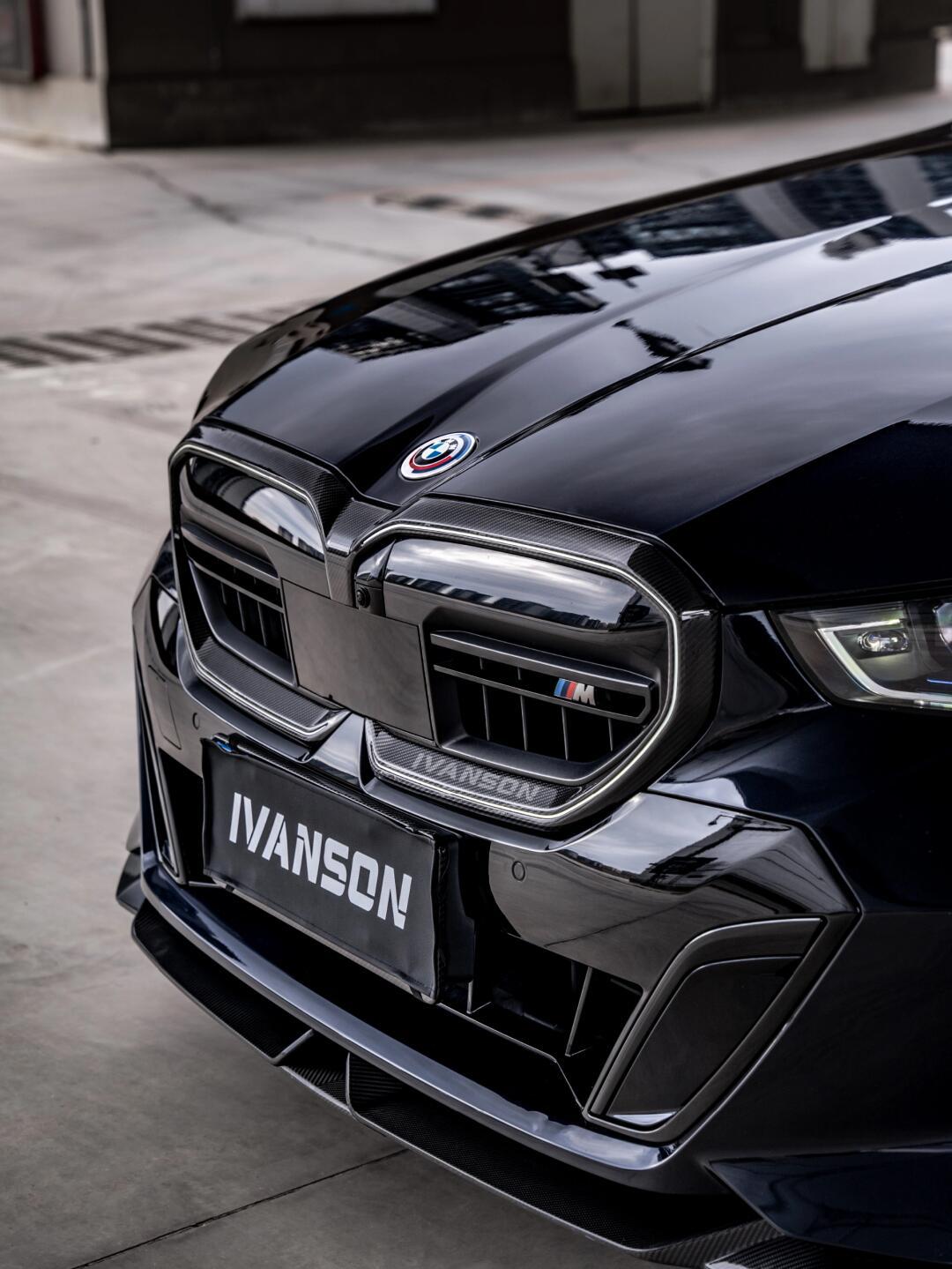 宝马新5系碳纤维中网正式亮相!预售中!