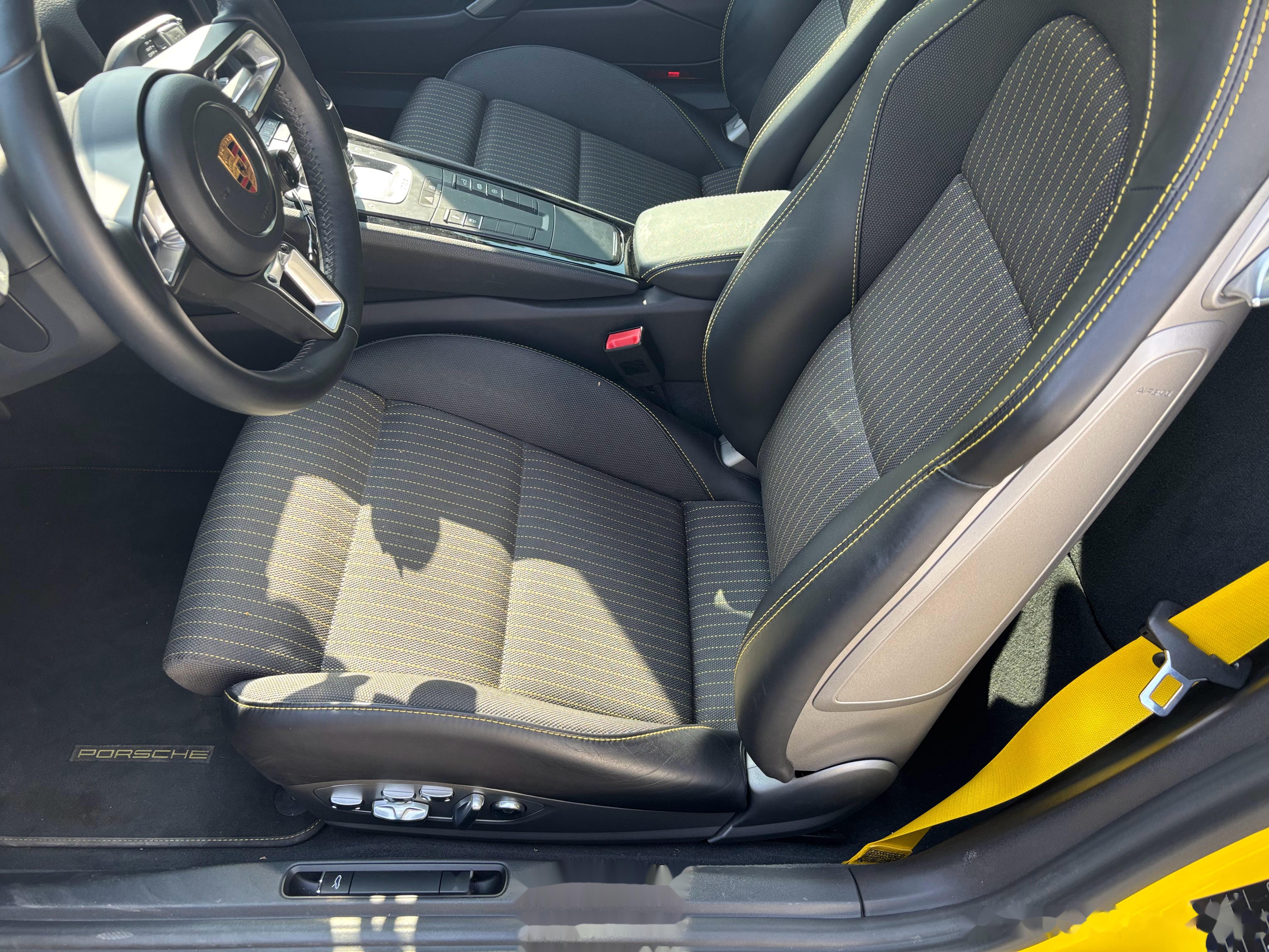 Lightweight right seat