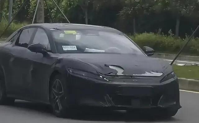 比亚迪新车汉l谍照曝光!