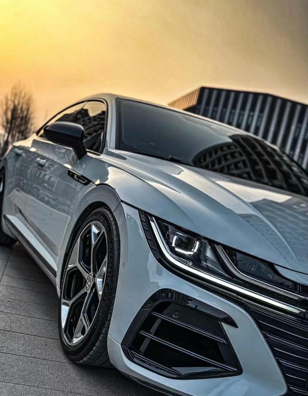 虽然自己不帅,但车子巨帅