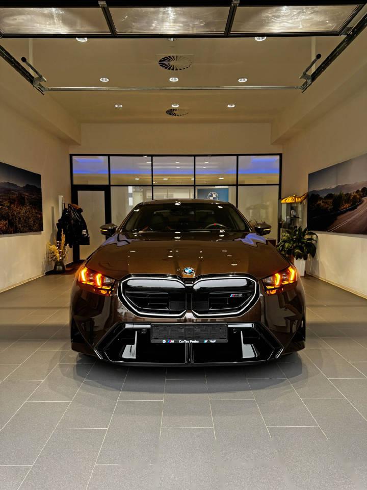 棕色的宝马m5咋样