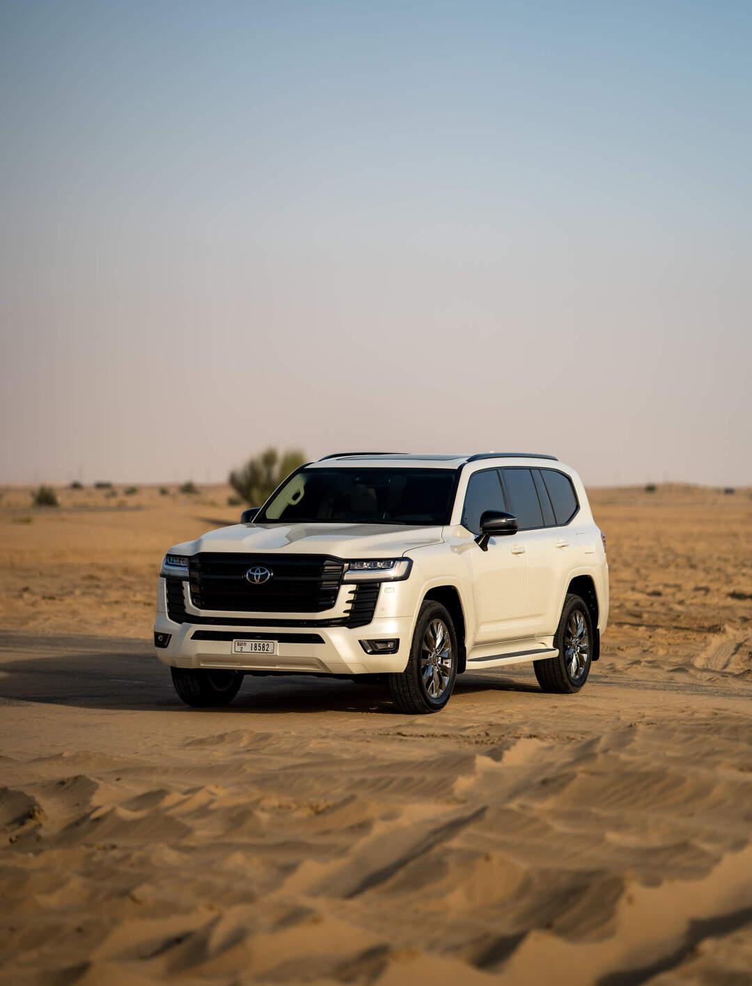 tomica 红白盒系列38 号丰田 陆地巡洋舰