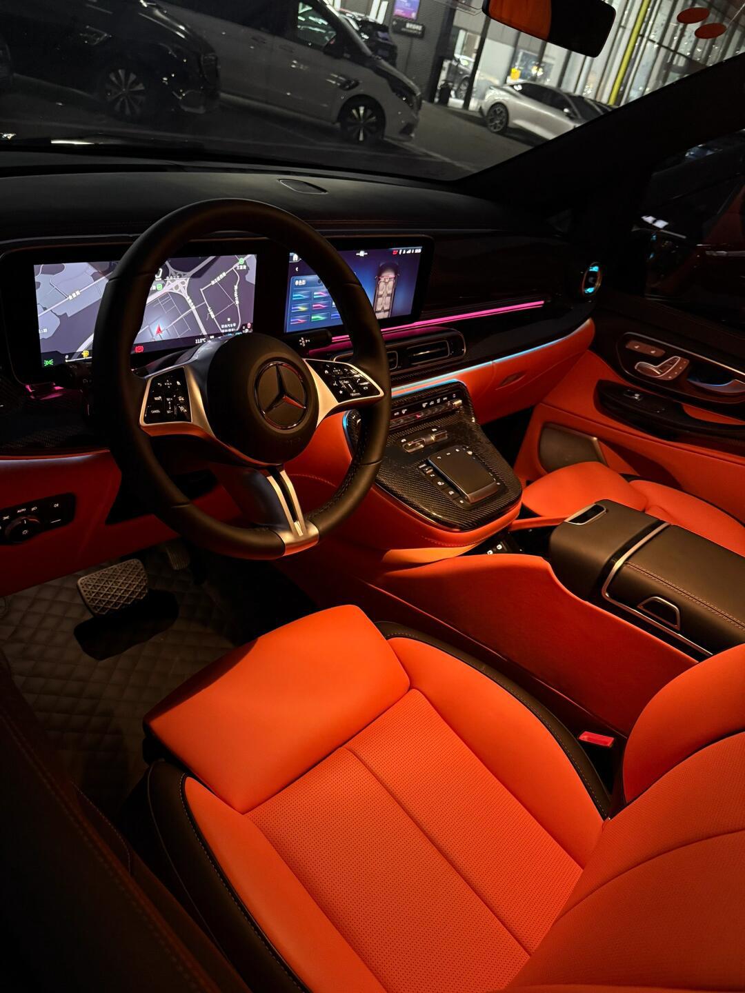 奔驰商务中的内饰颜值天花板,挪不开眼了🫣