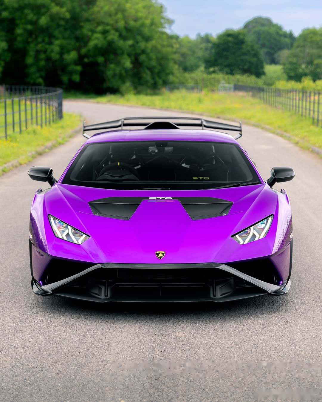紫色兰博基尼huracan sto