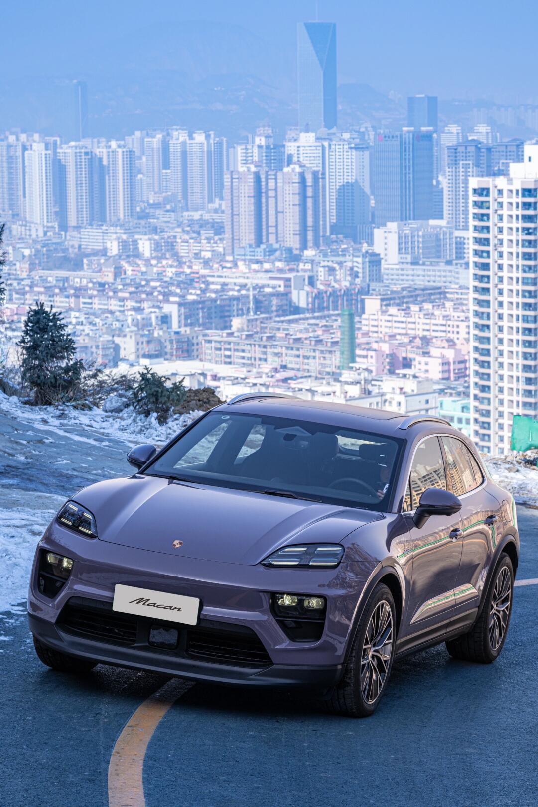 全新纯电动 macan: 都市星芒