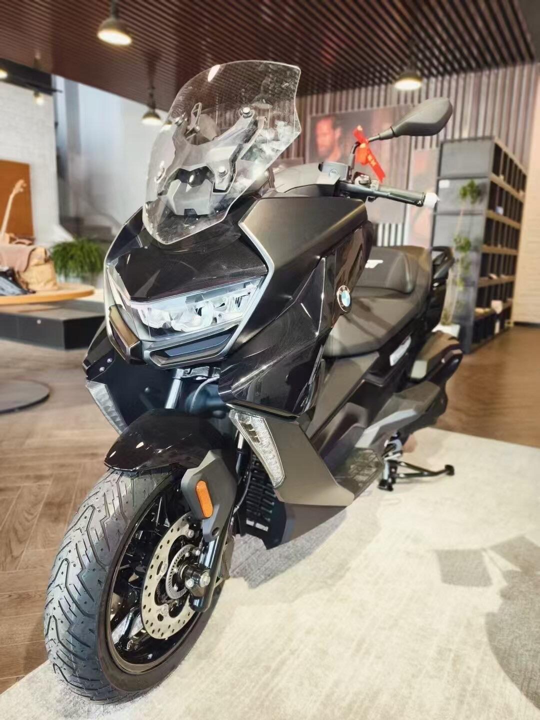 25款c400gt舒适版走一台
