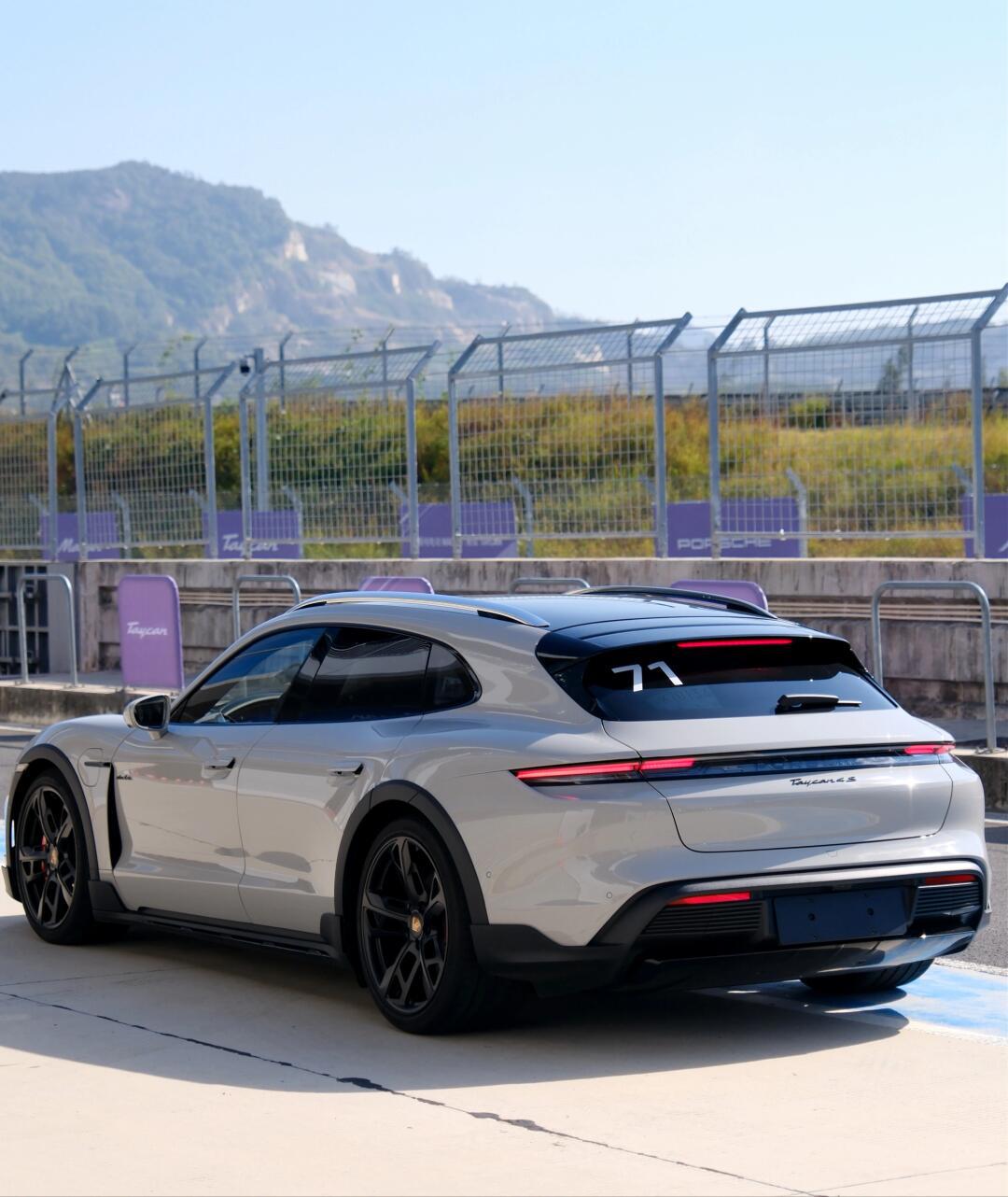 保时捷taycan4 cross turismo最帅瓦罐电车