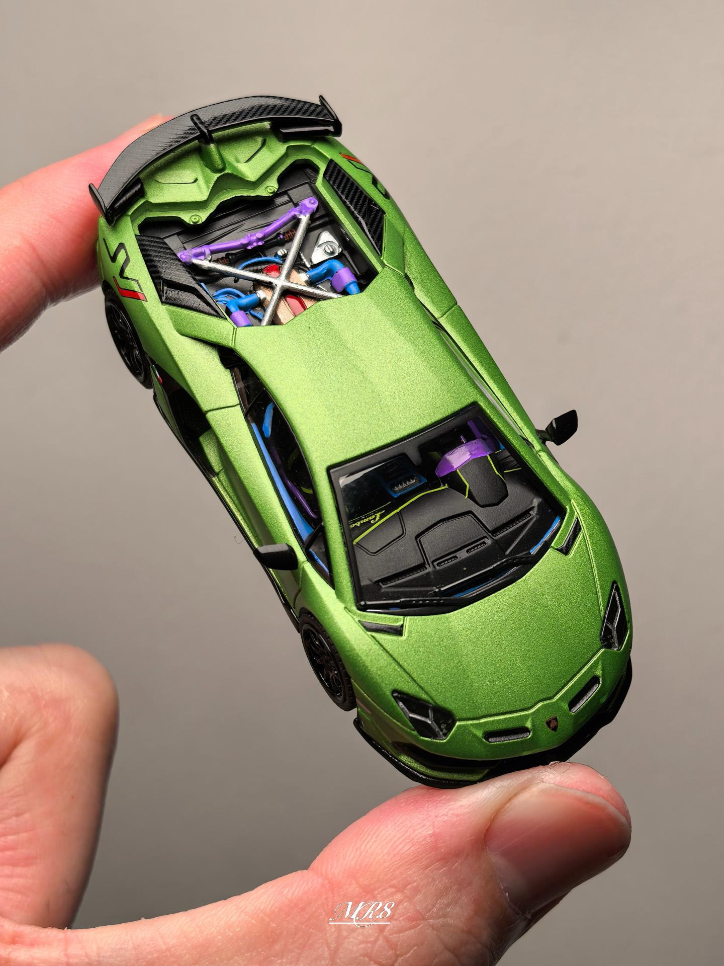 捏捏兰博基尼svj