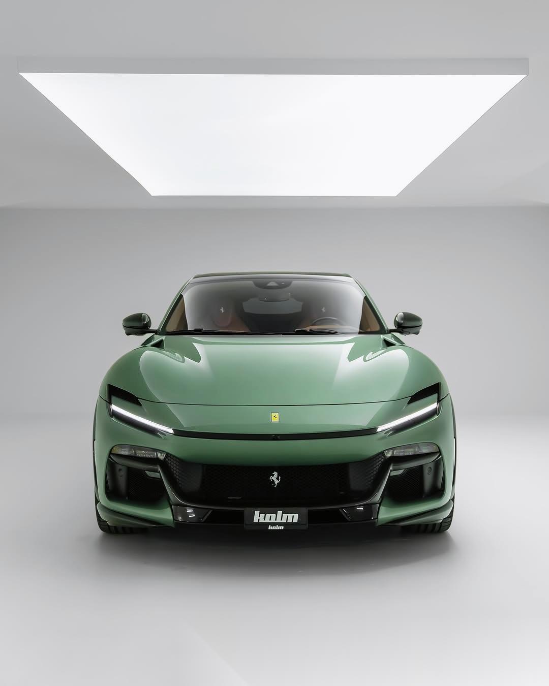 ferrari purosangue 后门的开门方式还是挺有仪式感 v12发动机