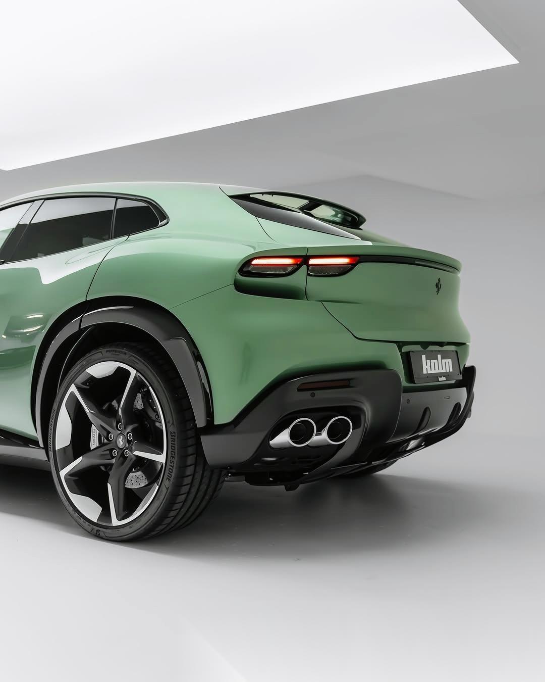 ferrari purosangue 后门的开门方式还是挺有仪式感 v12发动机