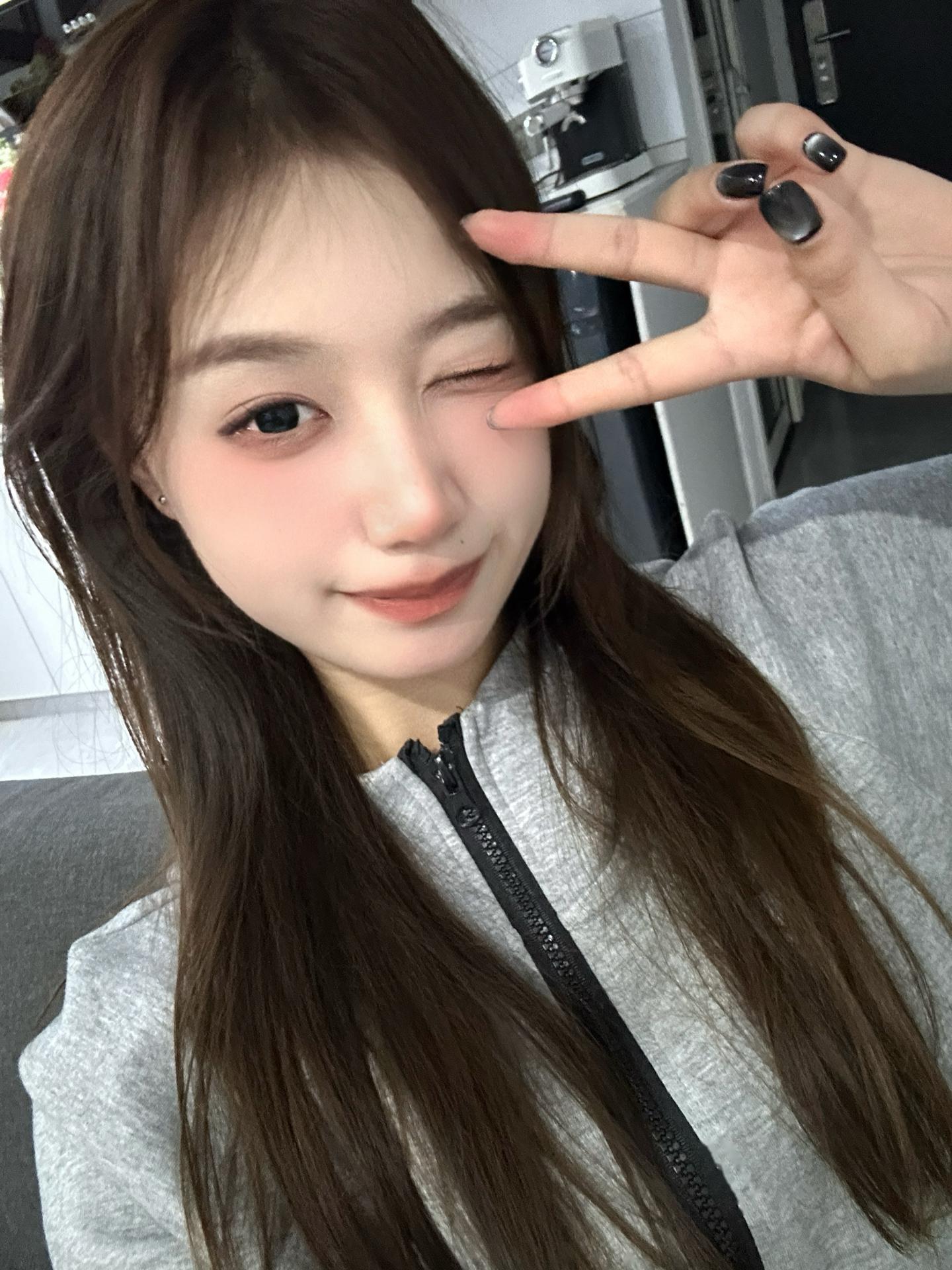 00后创业做什么好当总裁呢女生(00后创业做什么好当总裁呢女生视频)