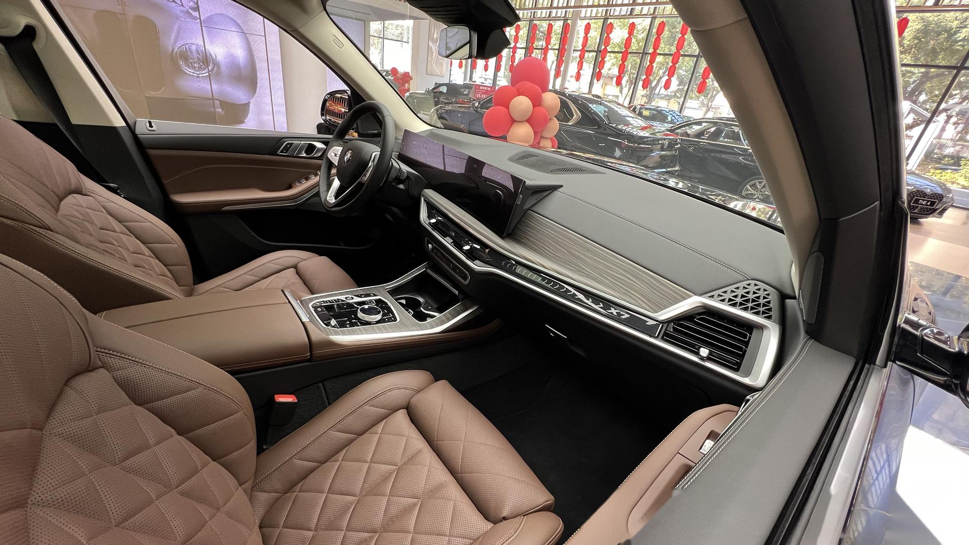 x7,内饰豪华,空间优秀