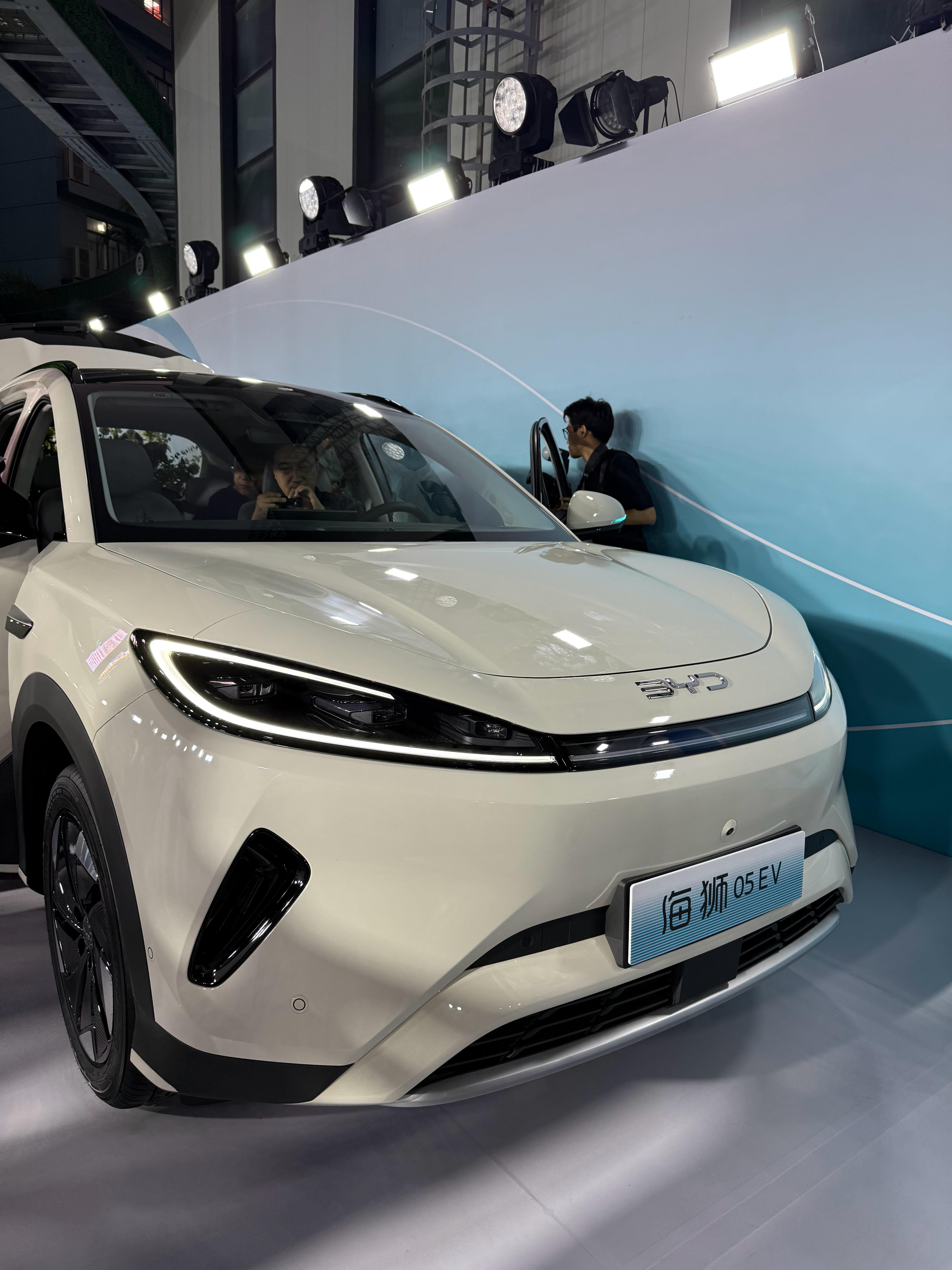 来了,比亚迪海狮05 ev新品上市发布会,替你们体验过了,虽为紧凑型suv