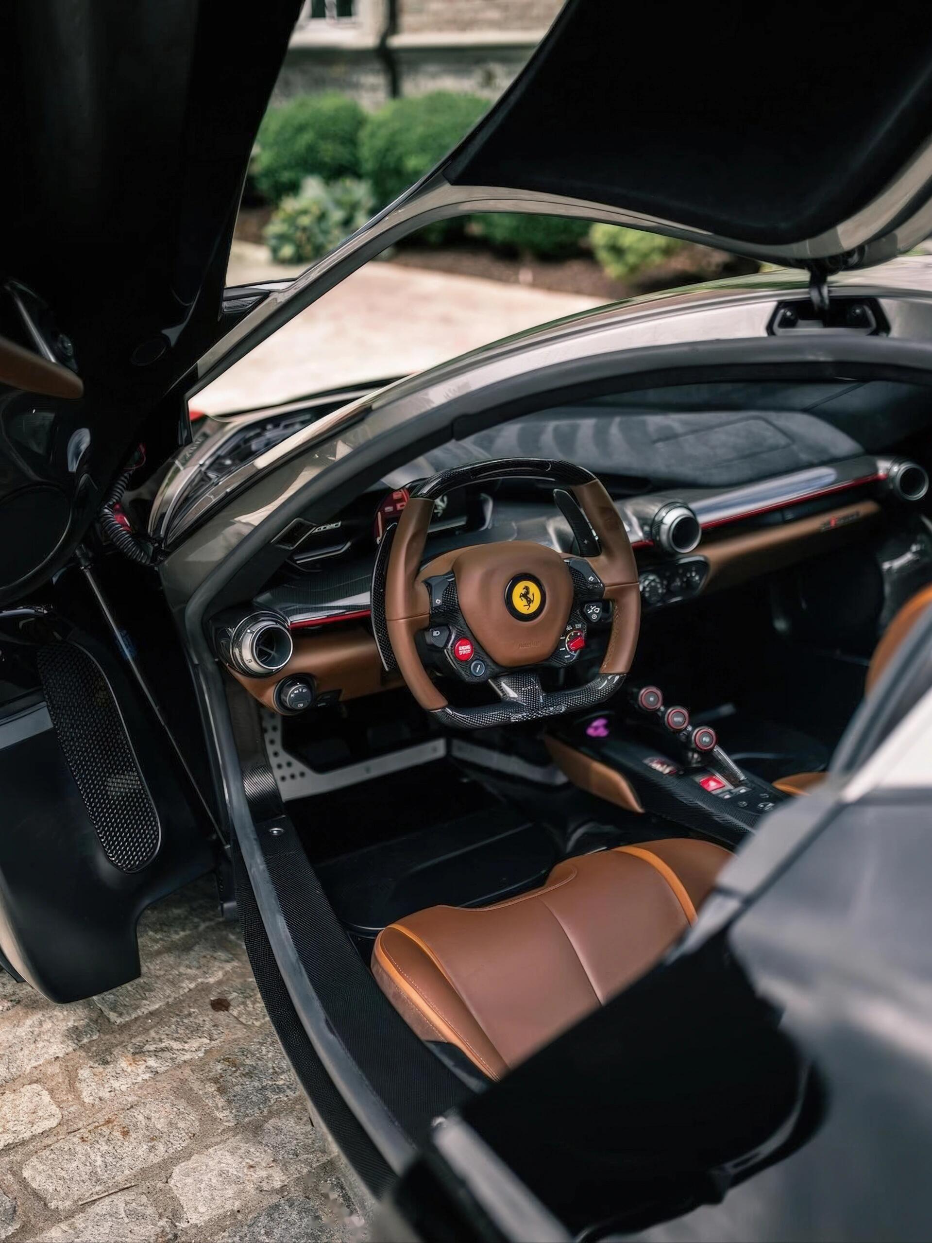 【黑与色的完美结合—laferrari】 浪漫黑色laferrari在外观上无疑