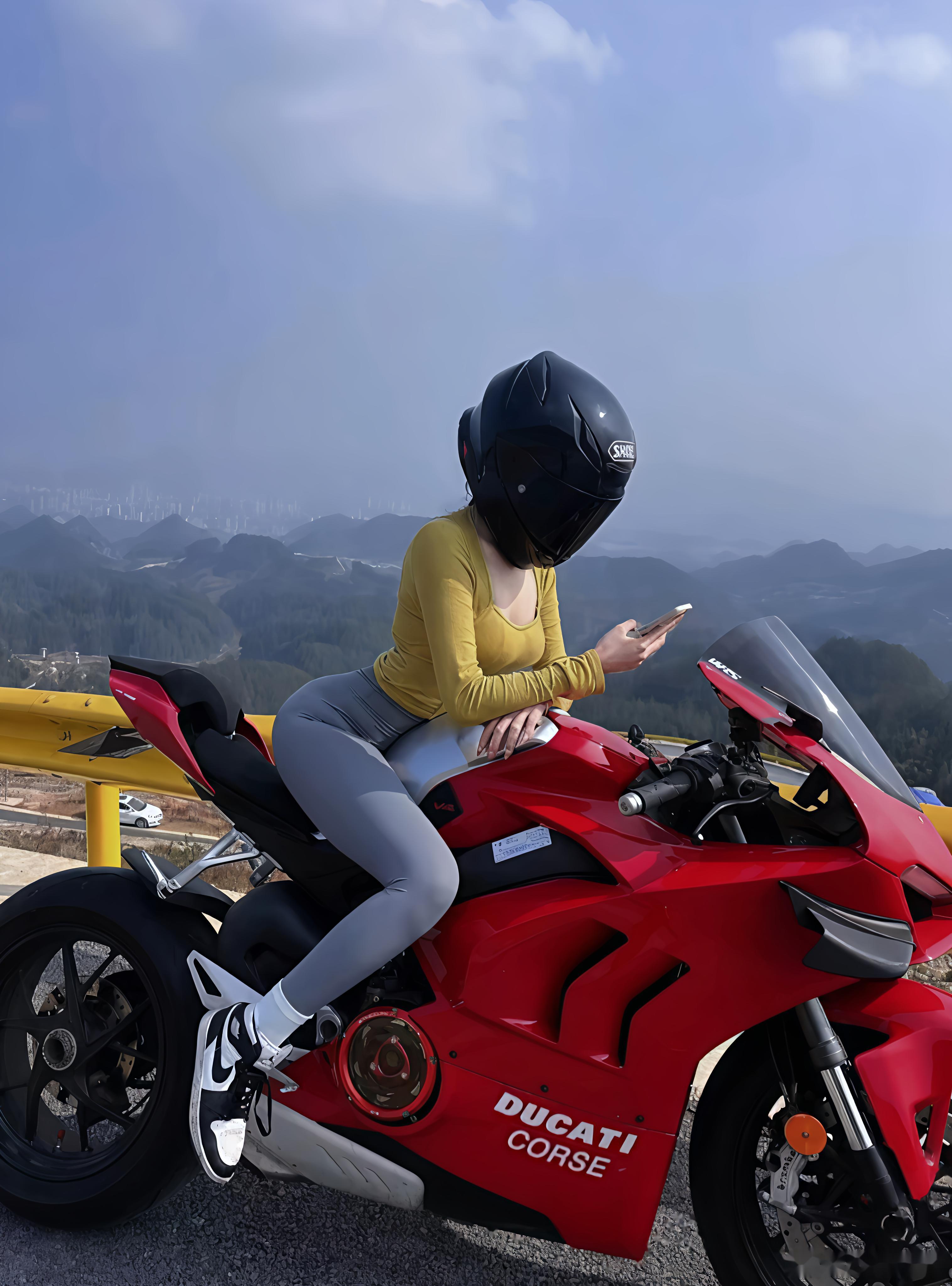 🏍️💨 做机车女孩:速度与激情中的自我提升与愉悦💨🏍️