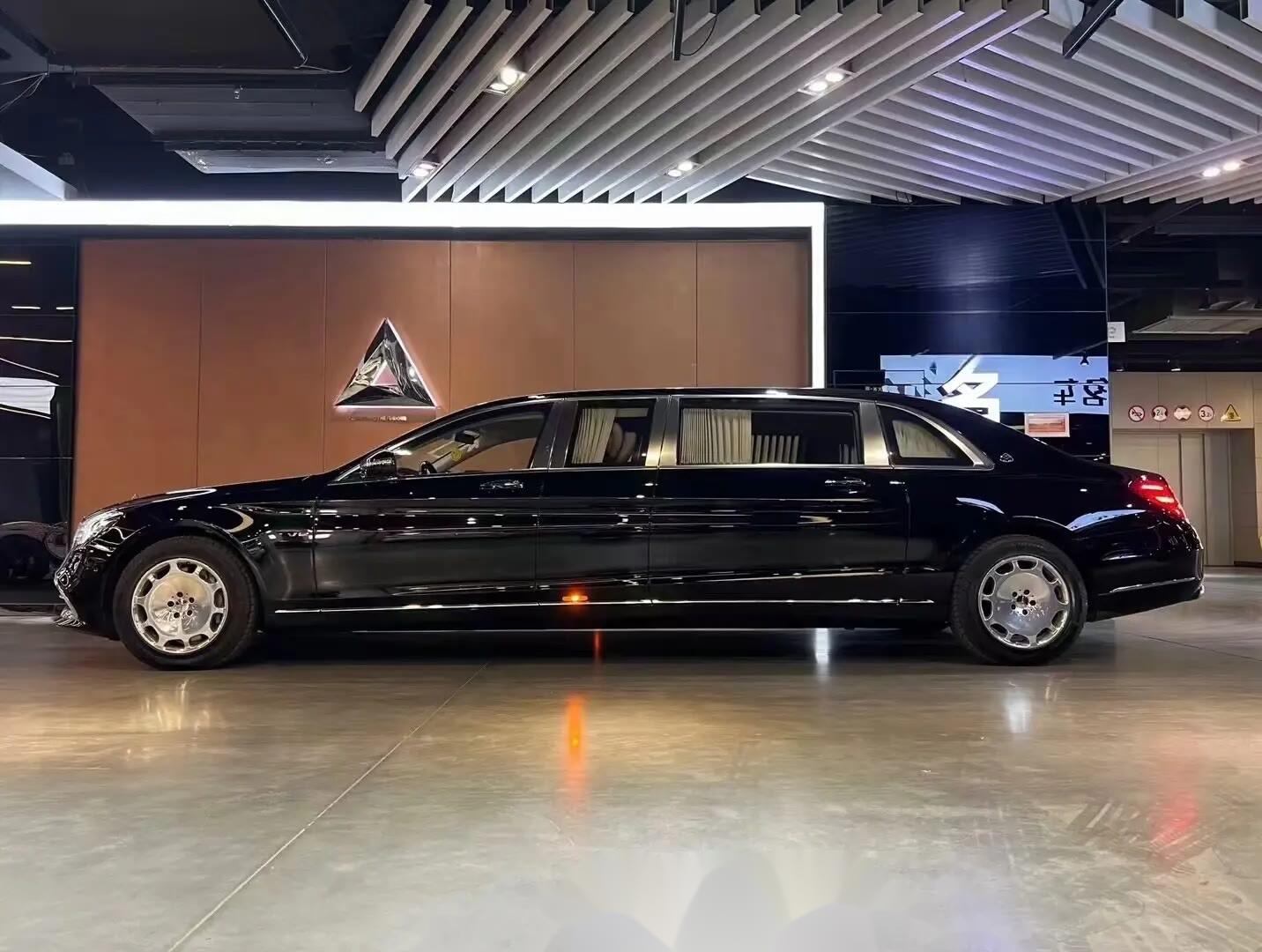 迈巴赫s650 pullman !