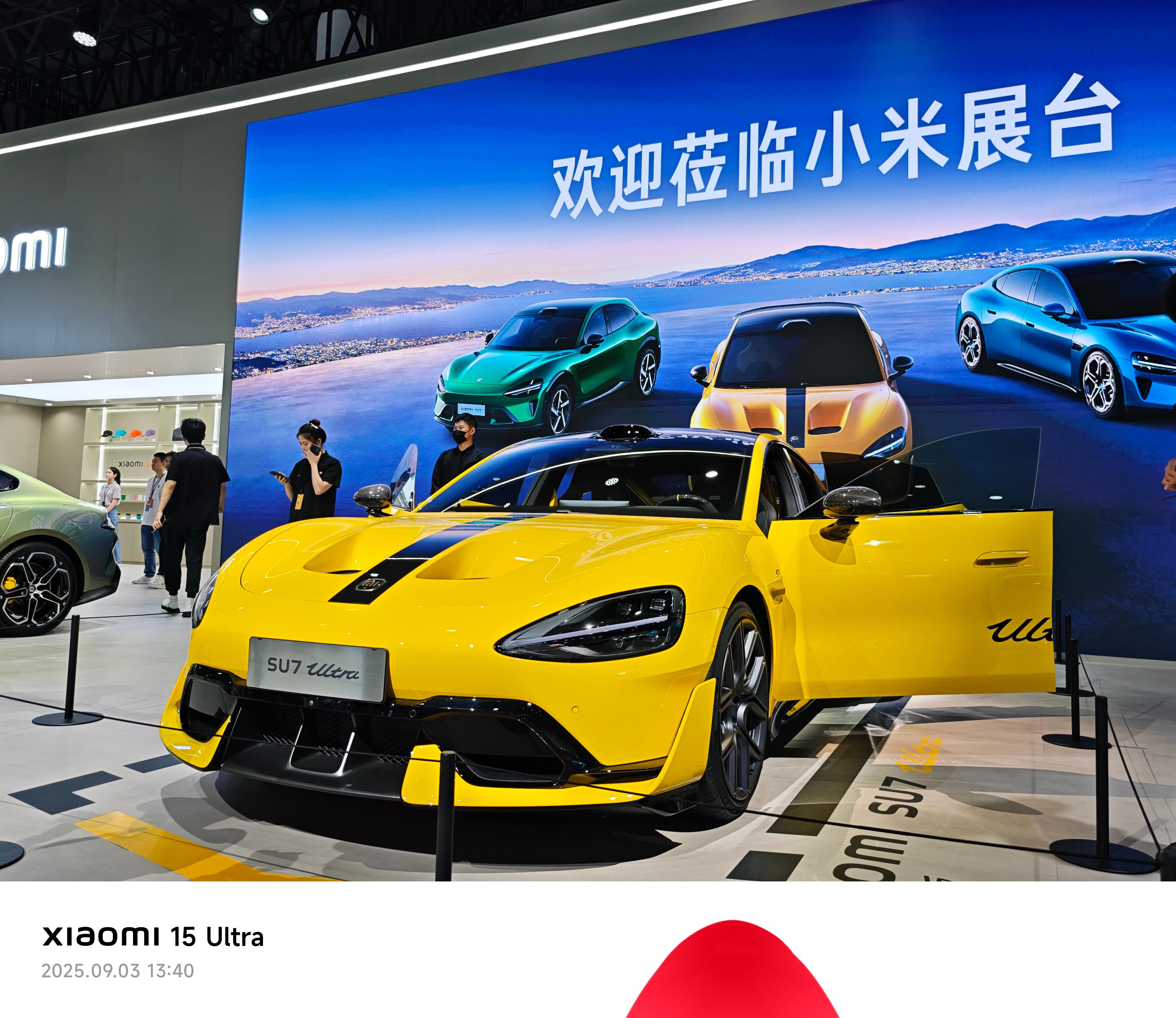 今天在 最先看的还是小米展台 人流量不如粤港澳车展,但对比其他展台