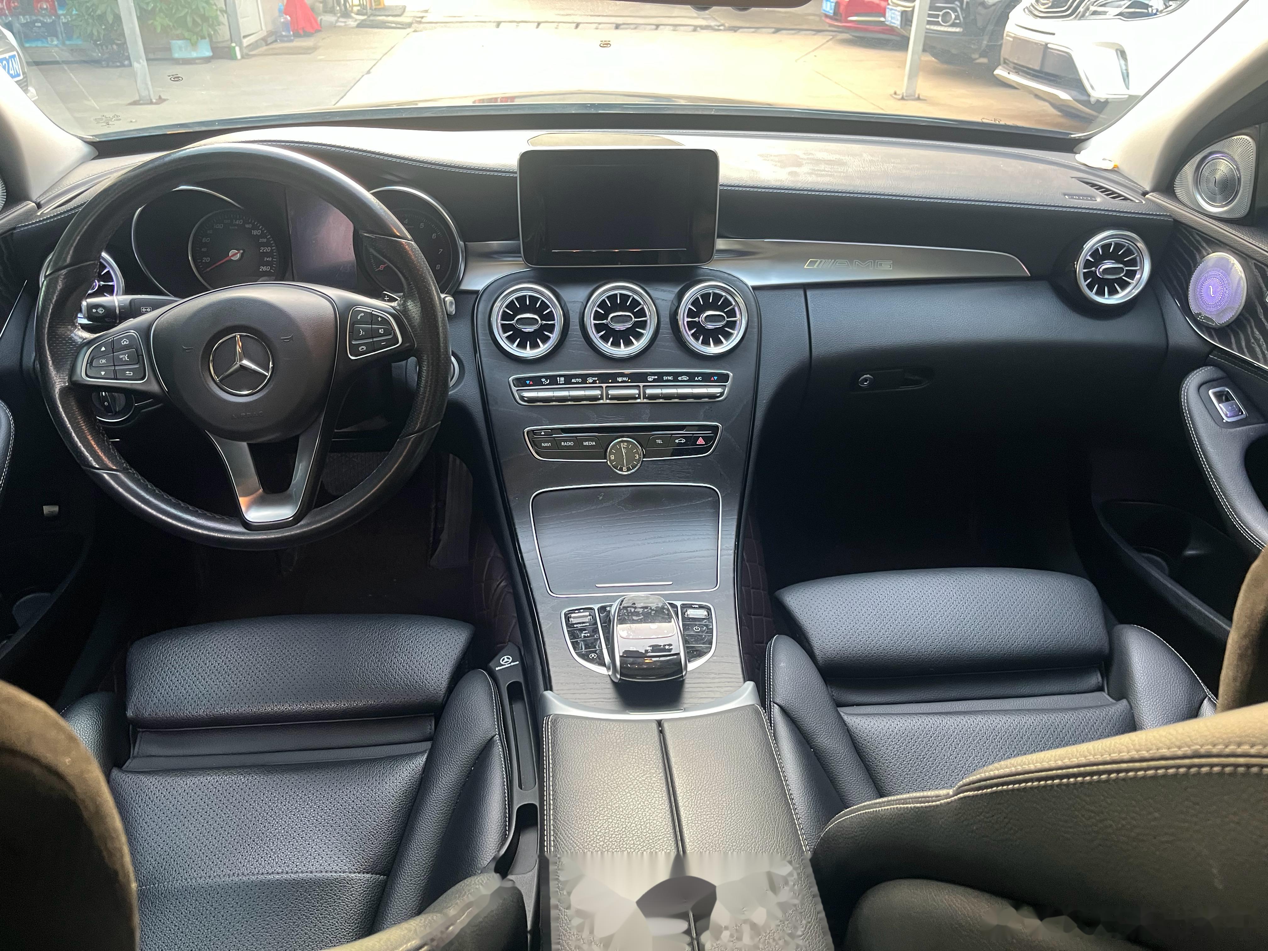 18年奔驰c200l 外观内饰,丝毫没有过时,依然优雅,大气. m274发动机