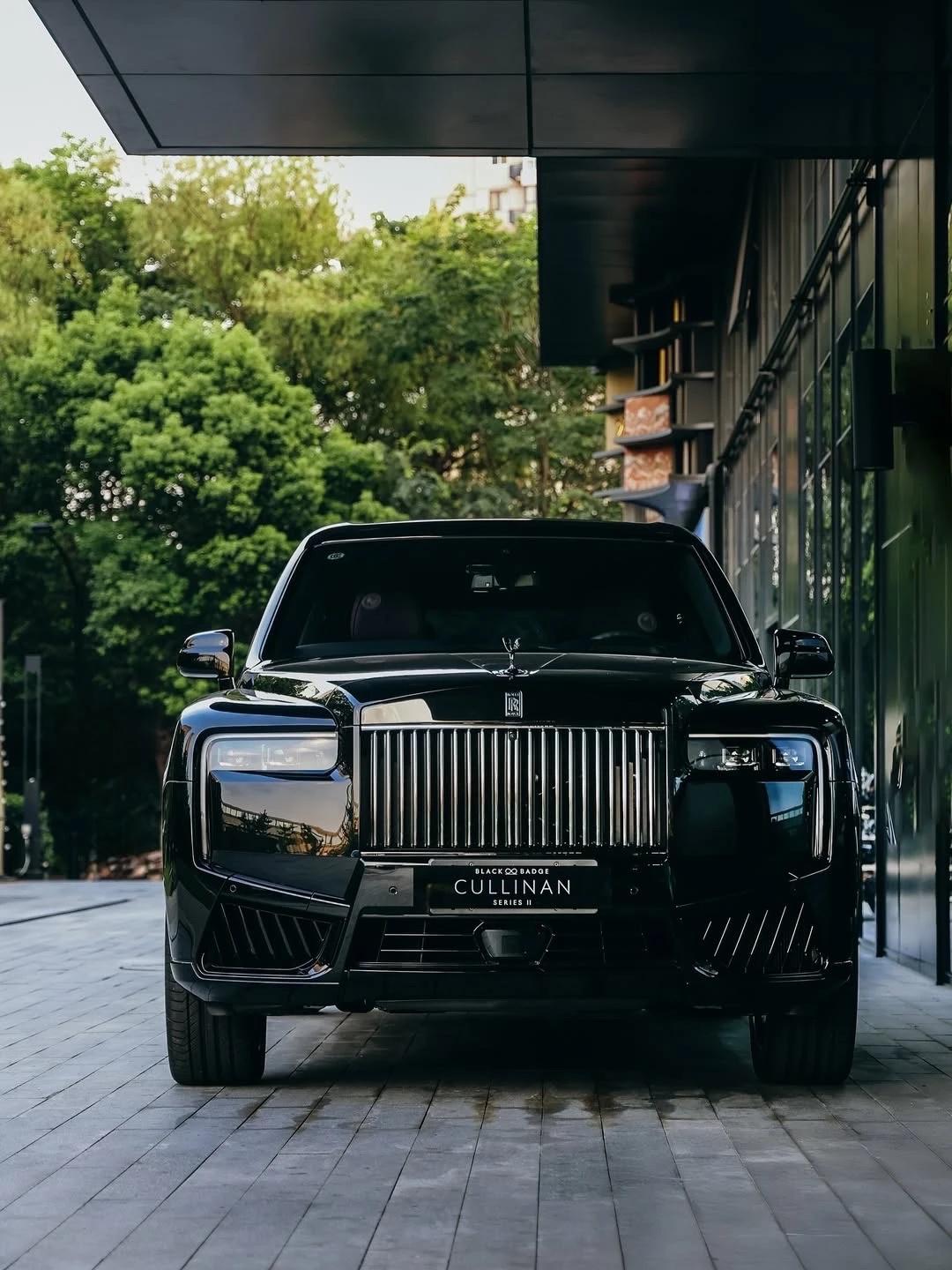 库里南,bb版的黑武士,奢华与高贵并存,桃木内饰,熏黑自由女神像,搭配