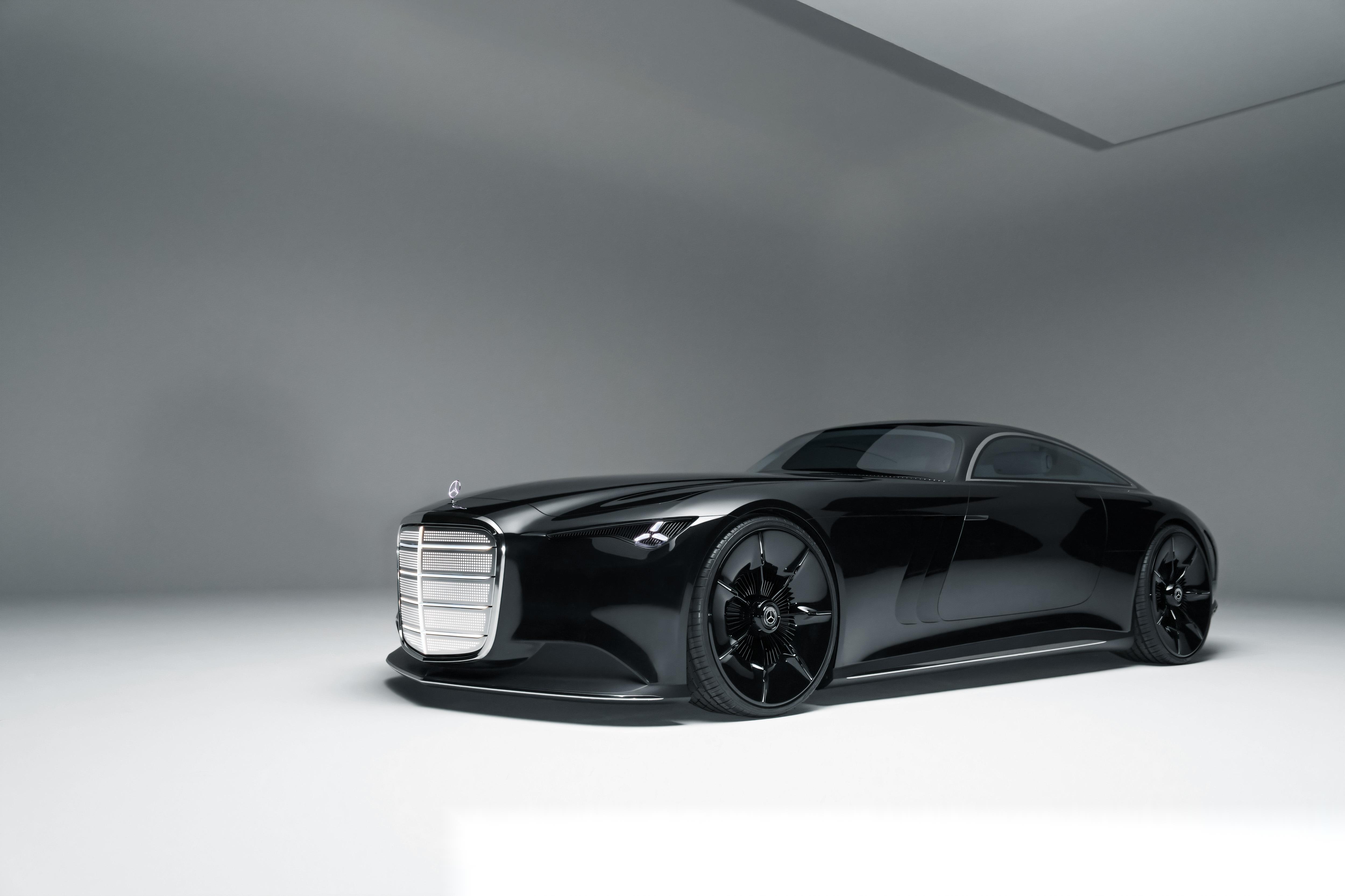 奔驰 vision iconic 概念车,主打老派优雅 未来科技.前脸巨型竖格栅