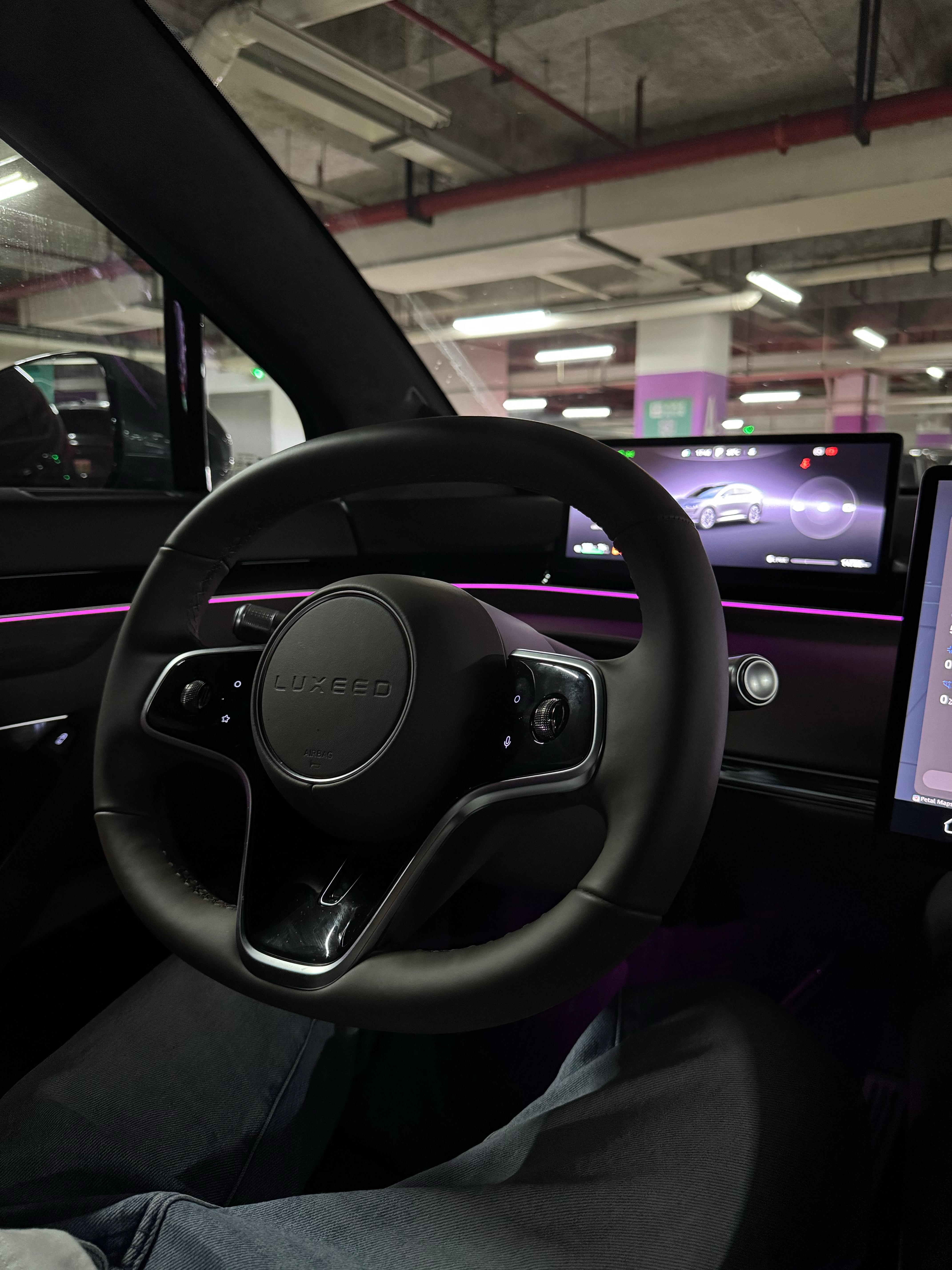 我选了智界r7,开起来很舒服