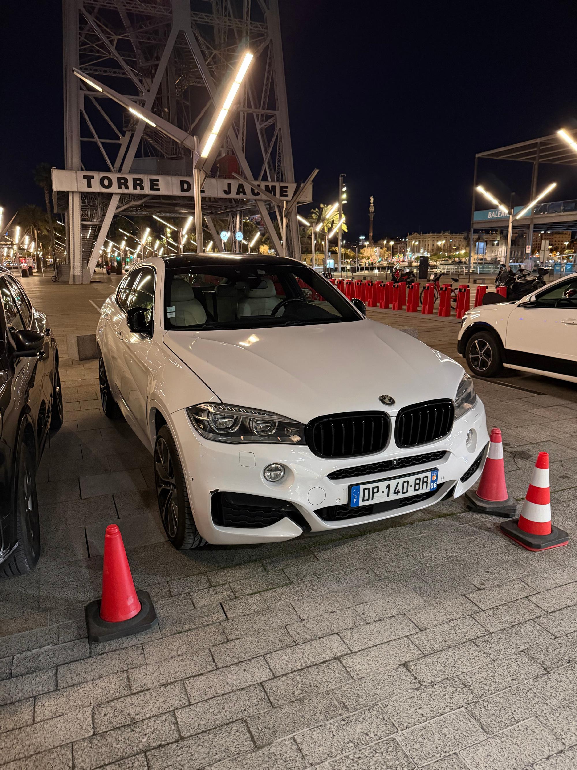 如果你在路上遇到一台底盘代号为 f16 的 bmw x6 m50d你可能会认为