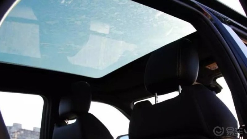 陆风x7 劲越 全景天窗看着蓝天超爽.