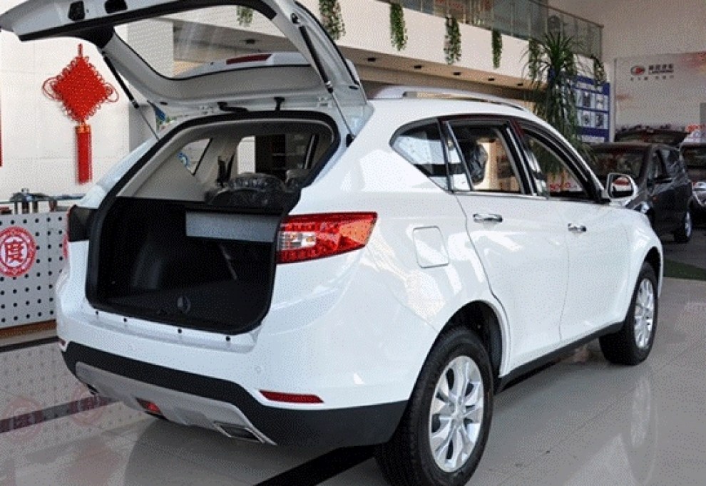终于提到爱车陆风x5 2.0t白色一款,来此显摆显摆!求加精