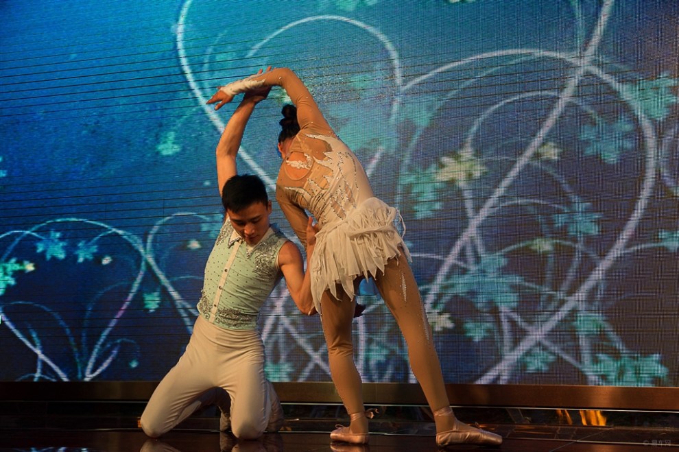 【英朗首发】男女双人杂技