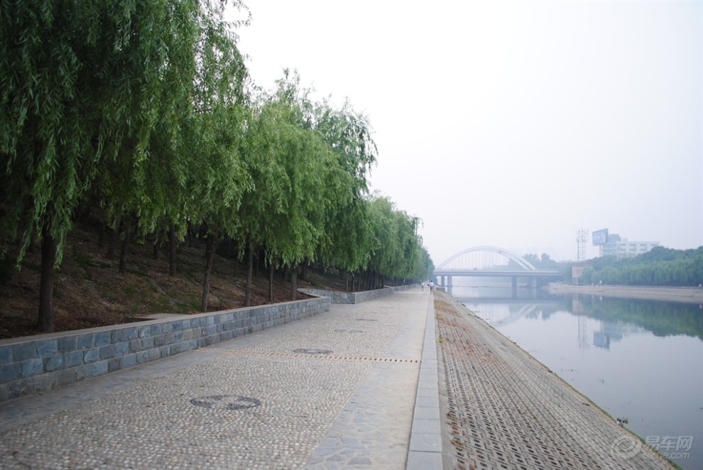一路向北东岸河畔观景道上快慢结合走起寻拍感受生活