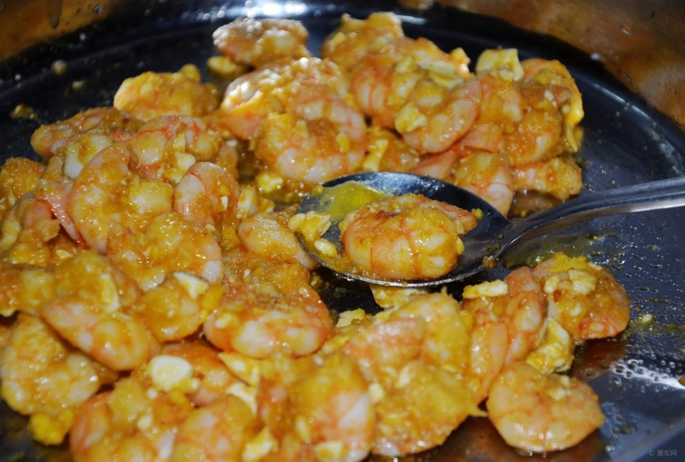 【快乐厨艺】咸鸡蛋黄焗虾仁(荤)