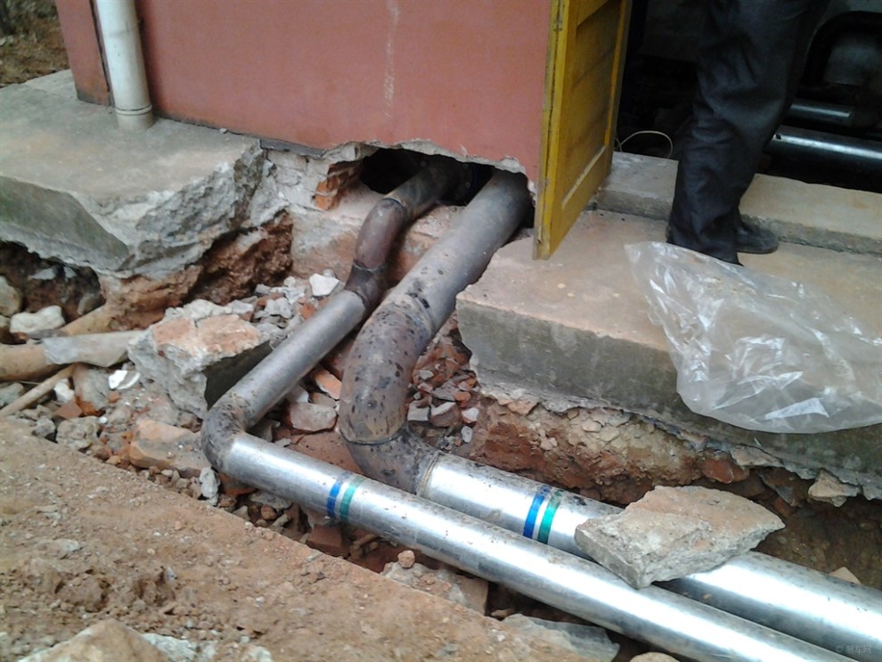 1月20日 查勘抱南生活区管道改造隐蔽工程