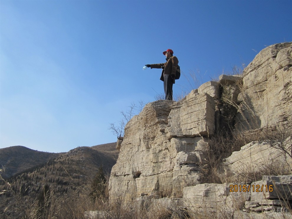 寒風中看劈山