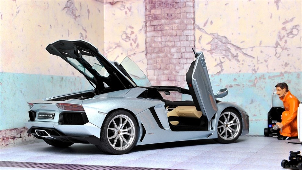 最快的敞篷兰博基尼——lp700-4 roadst