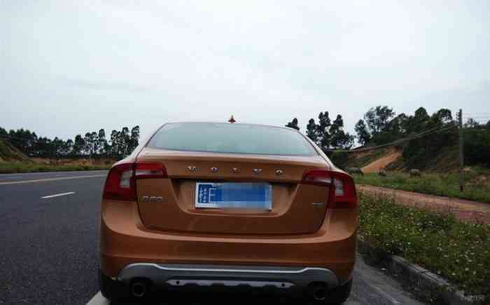 动力充沛声浪诱人 沃尔沃亮铂铜s60