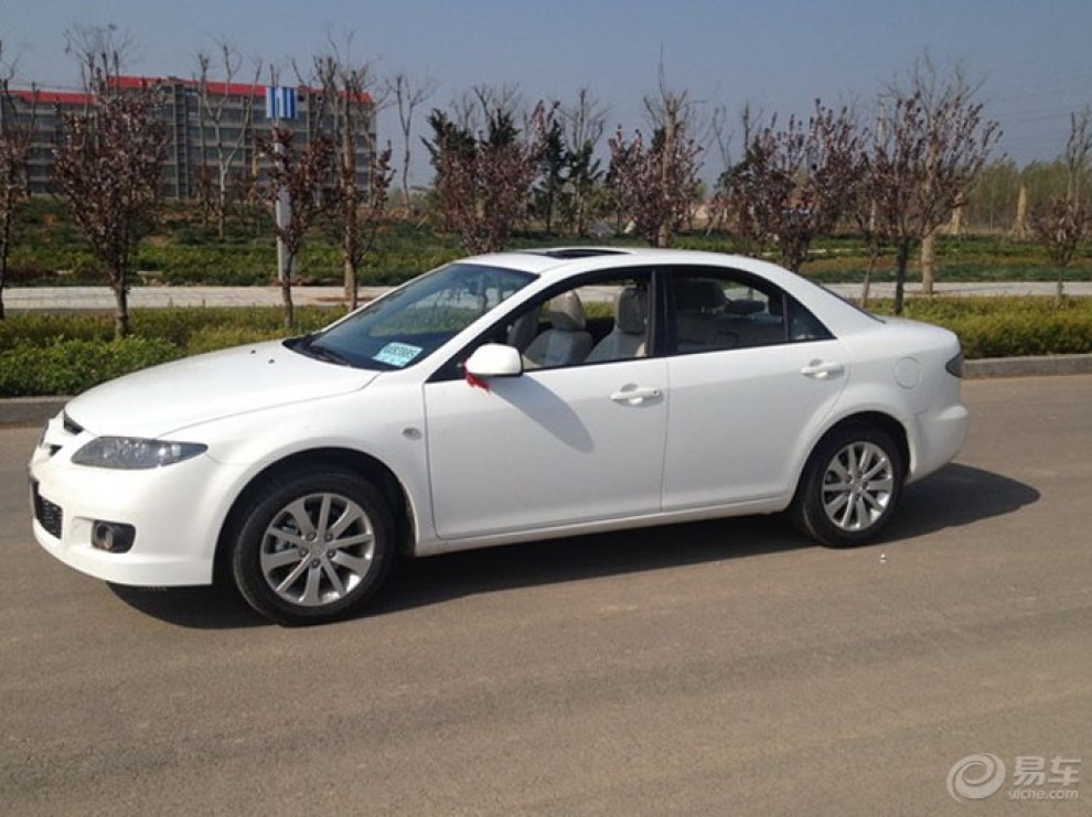 2012款白色马六2.0时尚 .给力