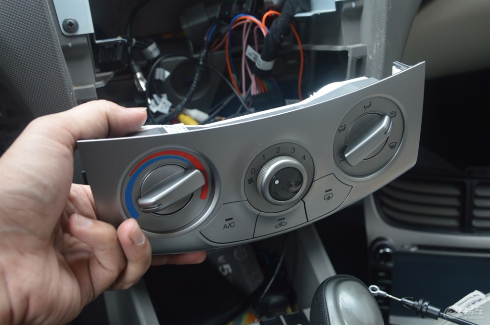 【易说车大联盟】自己动手更换空调开关面板总成!