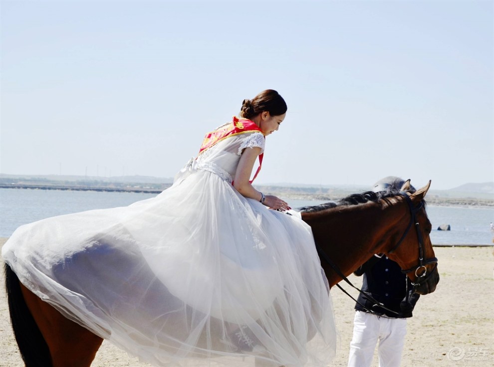 马背上的新娘